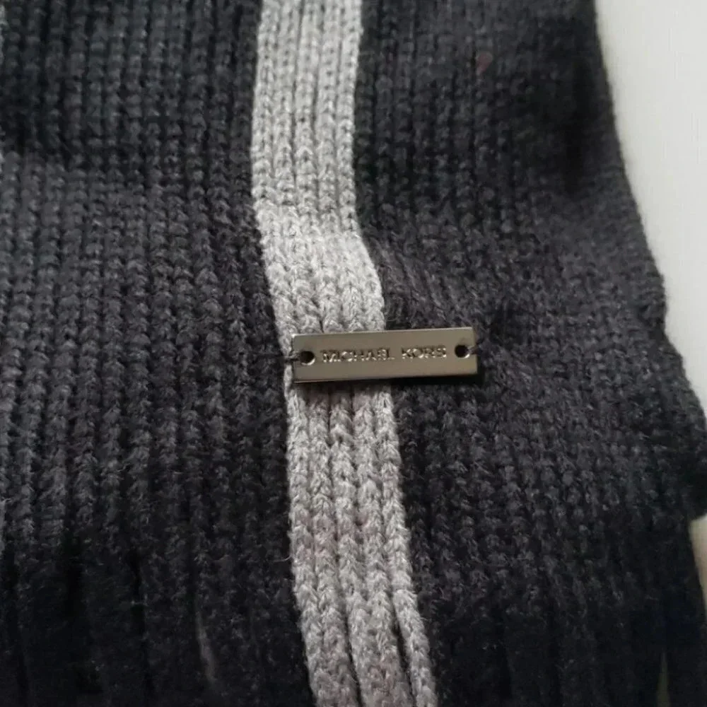🌻 Michael kors scarf